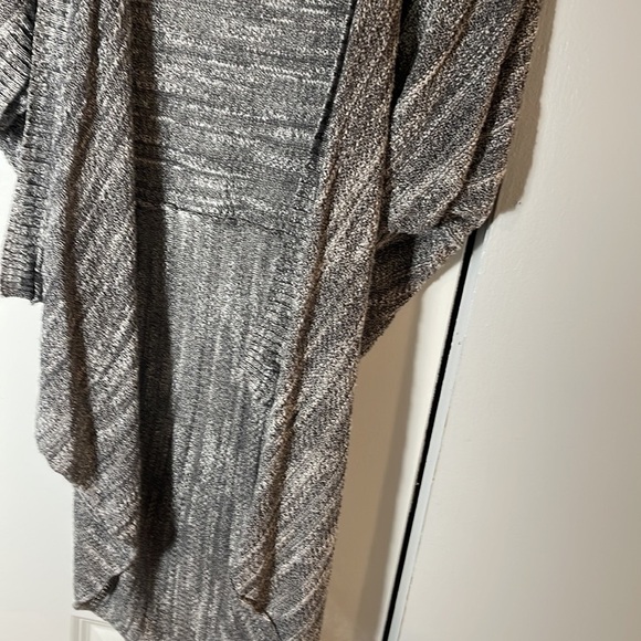 Roxy women’s short sleeve long sweater size M - Picture 9 of 11